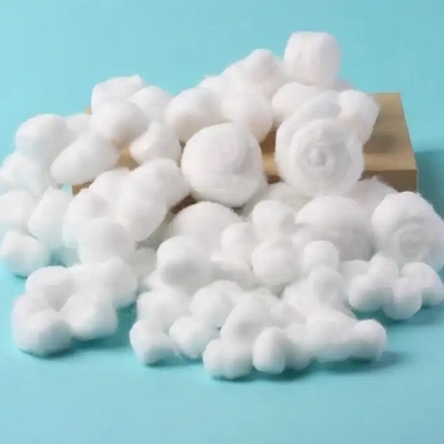 Eenmalig medisch 100% absorberend katoen gesteriliseerde katoenen bal met OEM-ontwerp cosmetische kleur katoenen bal